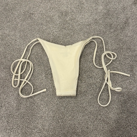 OneOne Swimwear Free People Ariel Bottom Ivory Side Ties Adjustable size XS NWOT - Picture 3 of 10